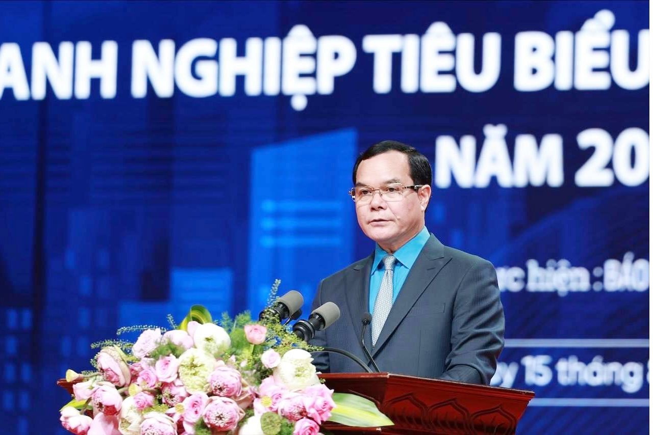 &Ocirc;ng Nguyễn Đ&igrave;nh Khang - &nbsp;Chủ tịch Tổng Li&ecirc;n đo&agrave;n Lao động Việt Nam ph&aacute;t biểu khai mạc buổi lễ.
