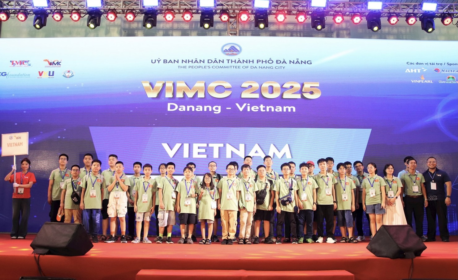 Đo&agrave;n chủ nh&agrave; Việt Nam. Ảnh: T.H