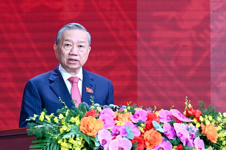 Tổng B&iacute; thư T&ocirc; L&acirc;m ph&aacute;t biểu tại lễ kỷ niệm 80 năm Ng&agrave;y truyền thống CAND Việt Nam v&agrave; 20 năm Ng&agrave;y hội To&agrave;n d&acirc;n bảo vệ an ninh Tổ quốc. Ảnh: VGP/Nhật Bắc