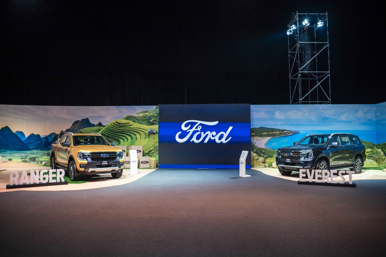 Suốt 3 thập kỷ qua, Ford kh&ocirc;ng ngừng đ&oacute;ng vai tr&ograve; dẫn dắt trong nhiều ph&acirc;n kh&uacute;c, đặc biệt l&agrave; b&aacute;n tải v&agrave; xe thương mại. Ford Ranger đ&atilde; trở th&agrave;nh mẫu xe b&aacute;n tải được ưa chuộng h&agrave;ng đầu tại Việt Nam.