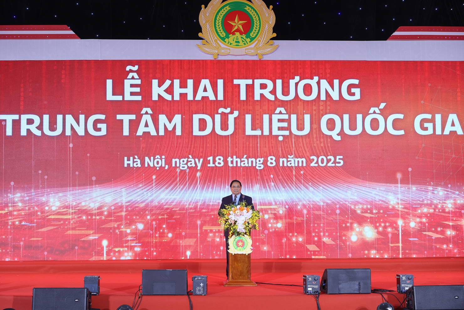 Thủ tướng Ch&iacute;nh phủ Phạm Minh Ch&iacute;nh dự Lễ khai trương Trung t&acirc;m dữ liệu quốc gia số 1 v&agrave; ch&iacute;nh thức đưa v&agrave;o vận h&agrave;nh hệ thống Cơ sở dữ liệu quốc gia tại Trung t&acirc;m. Ảnh: VGP/Nhật Bắc