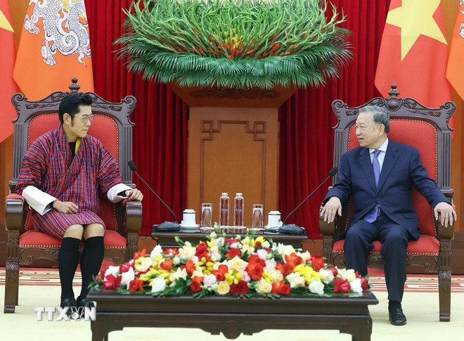 Tổng B&iacute; thư T&ocirc; L&acirc;m tiếp Quốc vương Bhutan Jigme Khesar Namgyel Wangchuck. Ảnh: Thống Nhất/TTXVN. &nbsp;