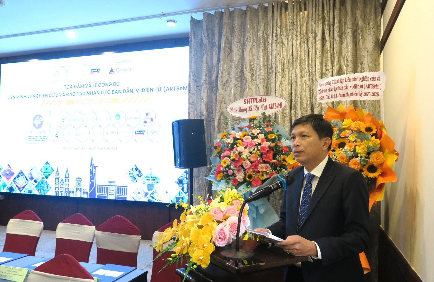 Ph&oacute; Gi&aacute;m đốc Sở Khoa học v&agrave; C&ocirc;ng nghệ TP. Hồ Ch&iacute; Minh Nguyễn Hữu Y&ecirc;n ph&aacute;t biểu tại sự kiện. Ảnh: Đức Mỹ