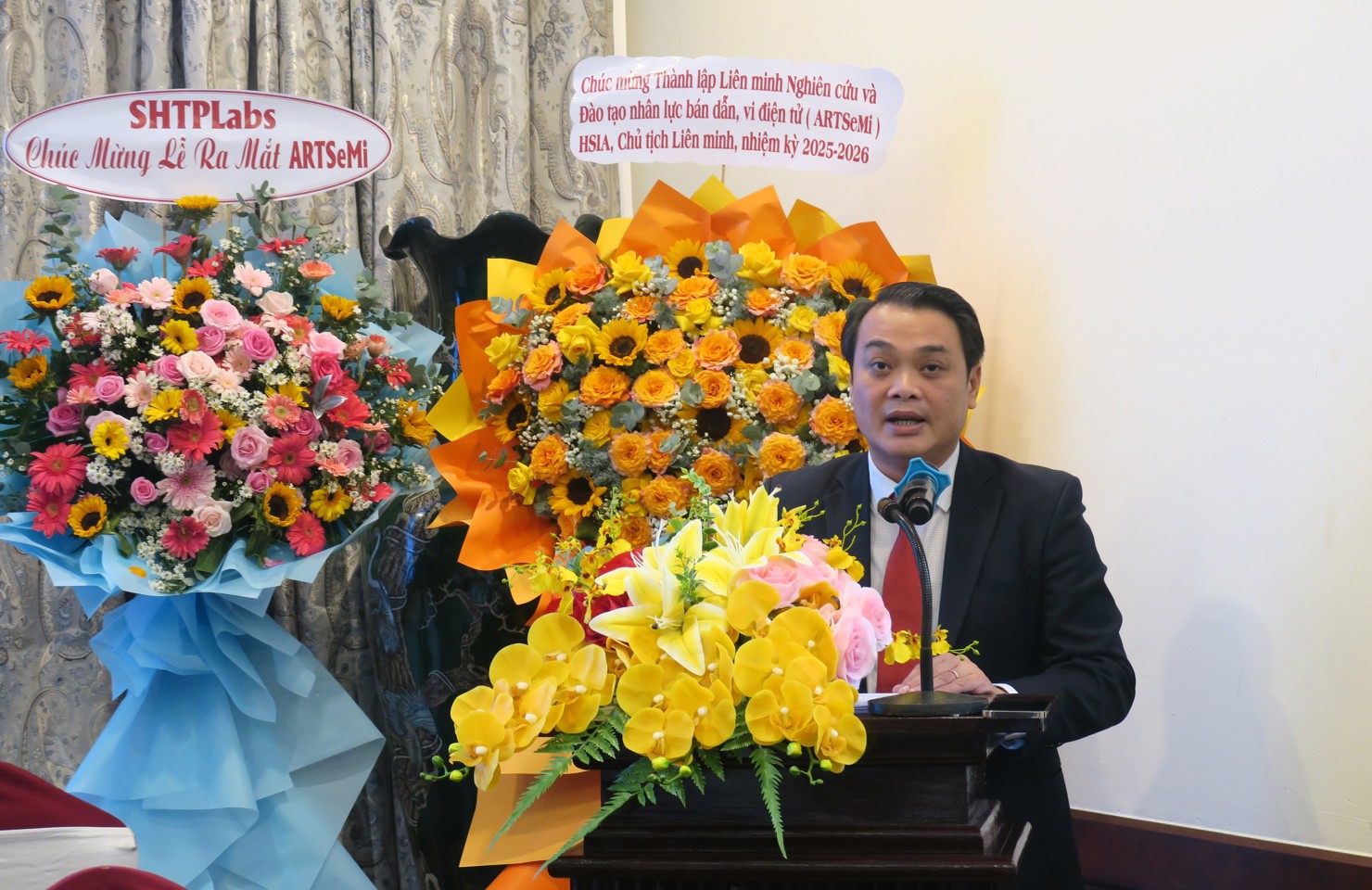 Gi&aacute;m đốc Trung t&acirc;m C&aacute;ch mạng C&ocirc;ng nghiệp lần thứ tư TP. Hồ Ch&iacute; Minh (HCMC C4IR) L&ecirc; Trường Duy. Ảnh: Đức Mỹ