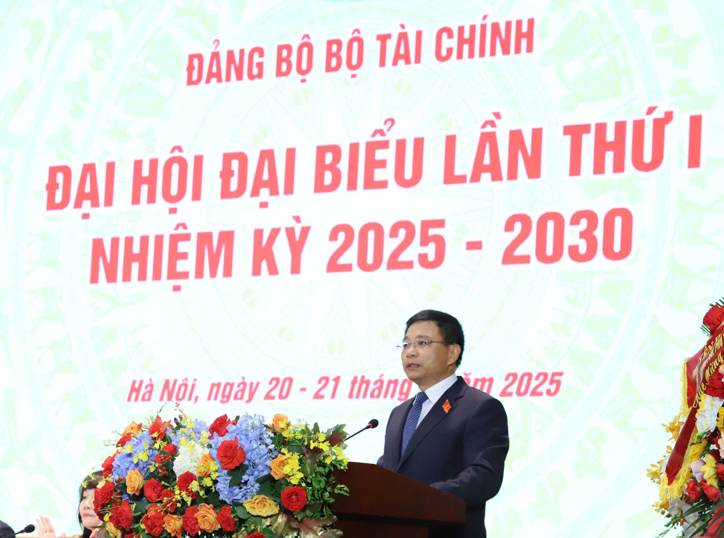 Đồng ch&iacute; Nguyễn Văn Thắng - Ủy vi&ecirc;n Ban Chấp h&agrave;nh Trung ương Đảng, B&iacute; thư Đảng uỷ, Bộ trưởng Bộ T&agrave;i ch&iacute;nh ph&aacute;t biểu khai mạc Đại hội.