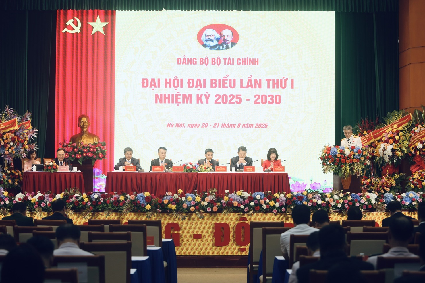 To&agrave;n cảnh Đại hội.