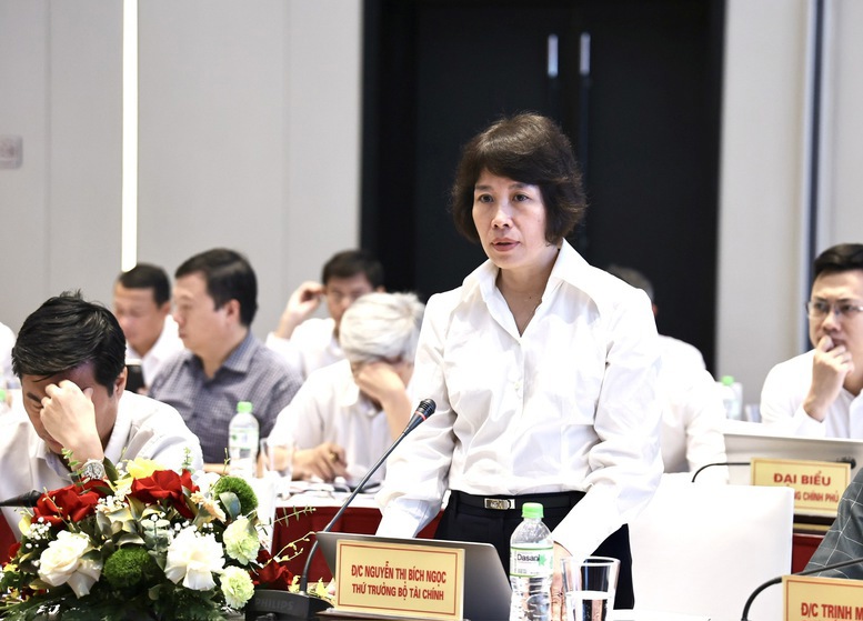 Thứ trưởng Bộ T&agrave;i ch&iacute;nh Nguyễn Thị B&iacute;ch Ngọc ph&aacute;t biểu tại buổi l&agrave;m việc.