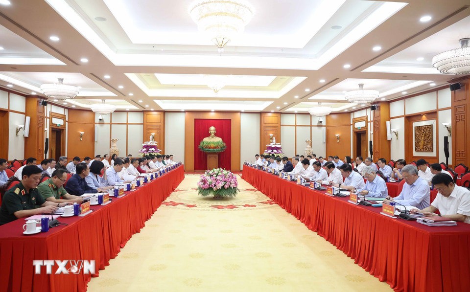 Tổng Bí thư Tô Lâm chủ trì cuộc làm việc của Bộ Chính trị với Ban Thường vụ Thành ủy Hà Nội. Ảnh: Thống Nhất – TTXVN.