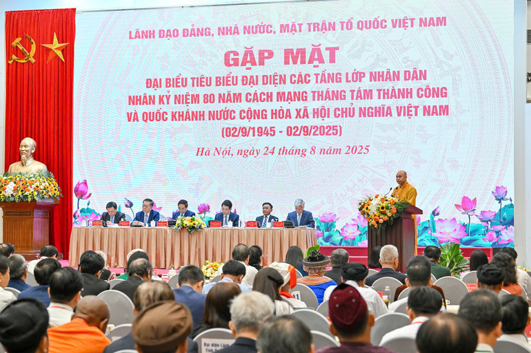 Đại biểu phát biểu ý kiến. Ảnh: Thủy Nguyên