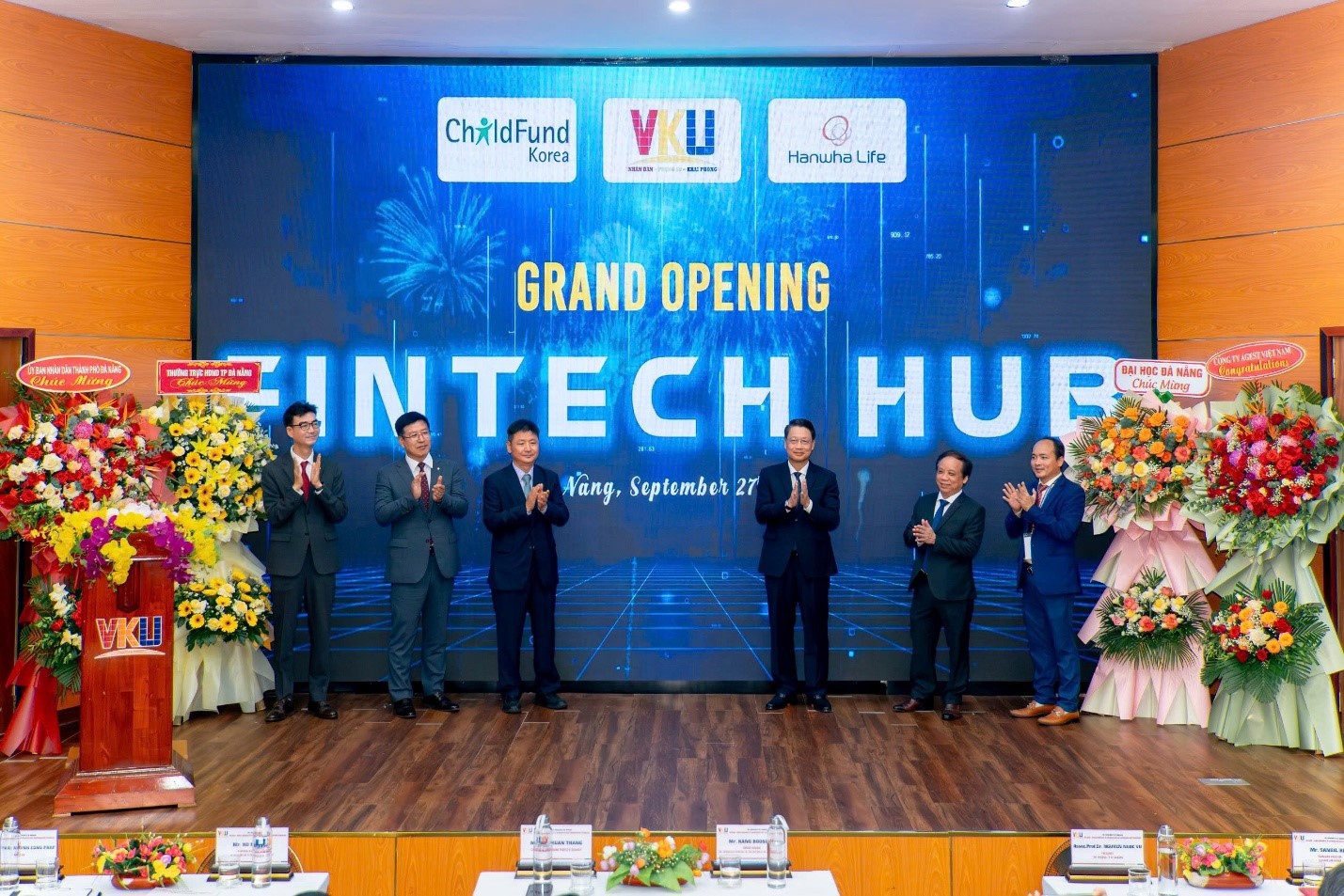 Lễ khánh thành Fintech Hub tại trường Đại học Công nghệ Thông tin và Truyền thông Việt - Hàn do Hanwha Life Việt Nam tài trợ.
