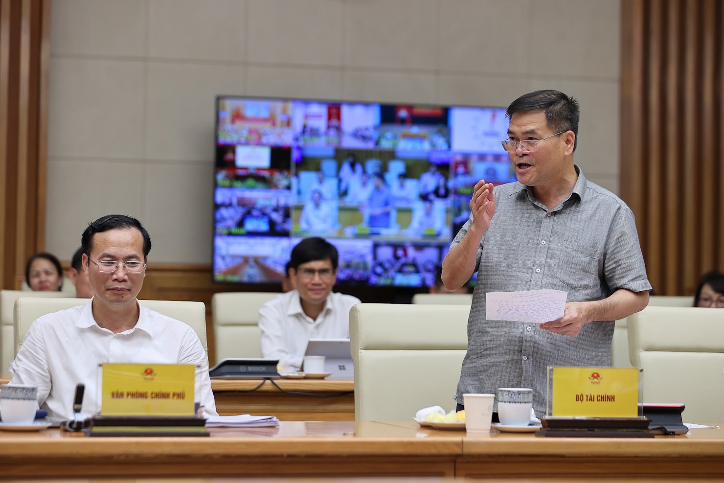 Thứ trưởng Bộ T&agrave;i ch&iacute;nh B&ugrave;i Văn Khắng ph&aacute;t biểu tại&nbsp;Hội nghị Tổng kết năm học 2024 - 2025 do Bộ Gi&aacute;o dục v&agrave; Đ&agrave;o tạo tổ chức ng&agrave;y 22/8.