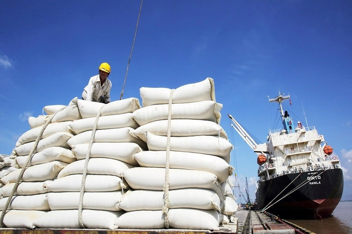Việt Nam đ&atilde; xuất khẩu gần 5,88 triệu tấn gạo, thu về hơn 3 tỷ USD