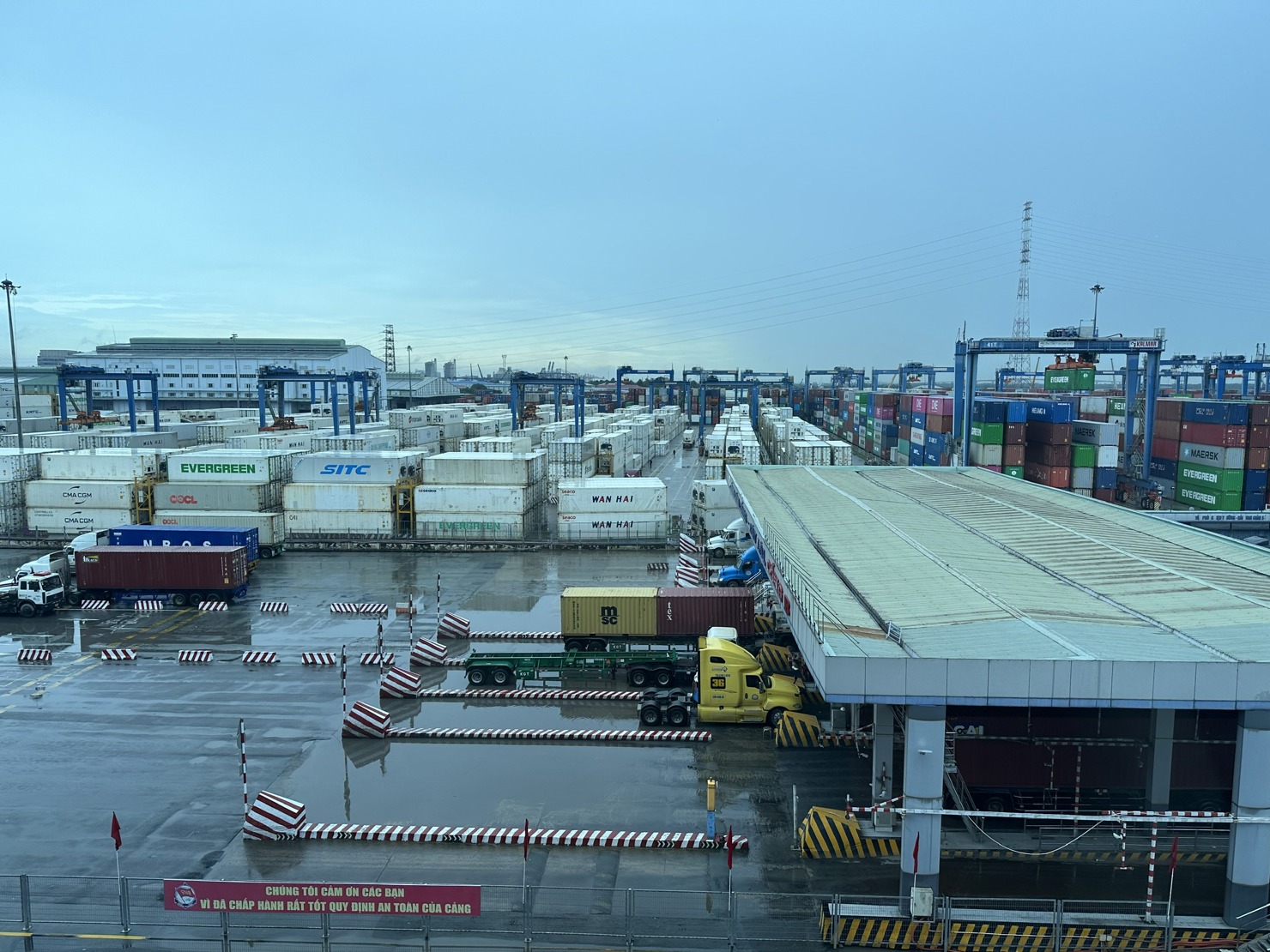 TP. Hồ Chí Minh chú trọng phát triển cảng biển. Ảnh: T.H