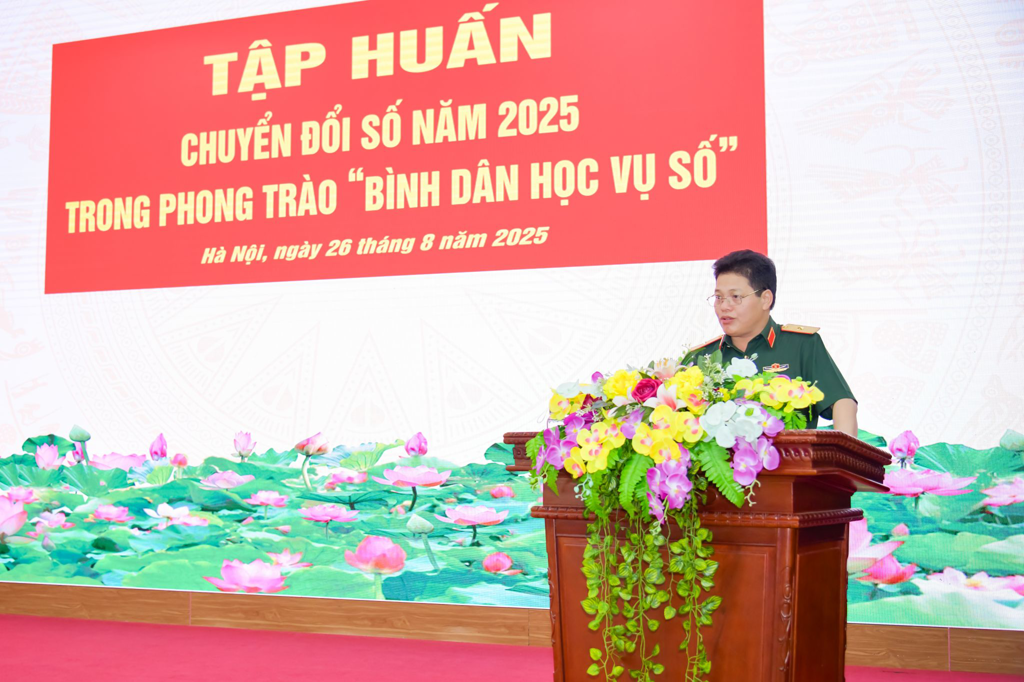 Thiếu tướng Nguyễn Đức Hải - Phó Cục trưởng Cục Tài chính (Bộ Quốc phòng) phát biểu khai mạc chương trình tập huấn.