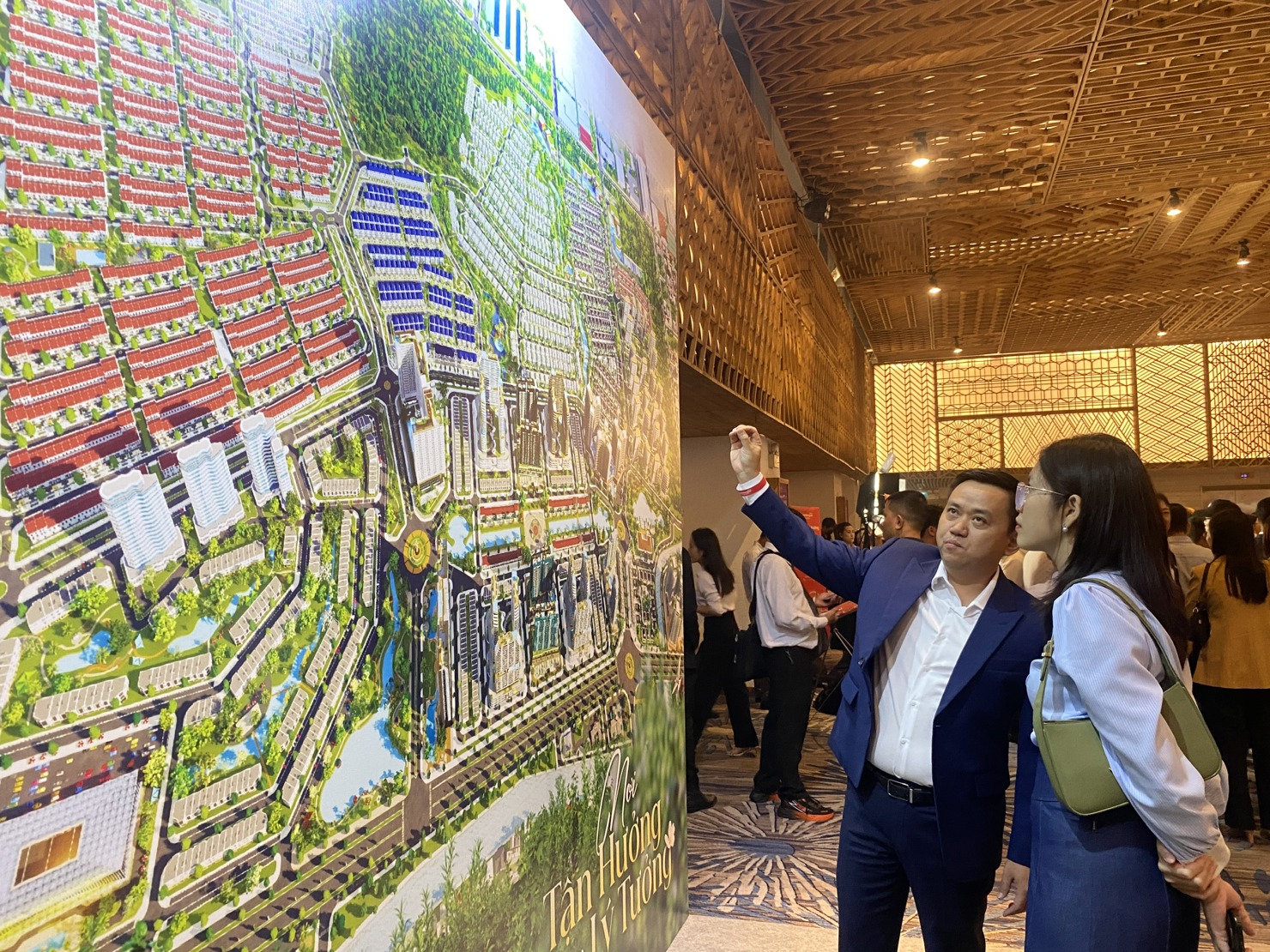 Nhiều hệ lụy nếu việc đào tạo môi giới bất động sản hành nghề không đúng quy định. Ảnh: T.D