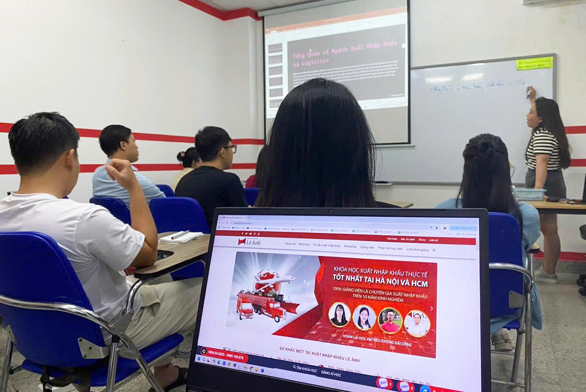 Học xuất nhập khẩu trong bối cảnh chuyển đổi số và đáp ứng yêu cầu phát triển bền vững ESG - Ảnh 4