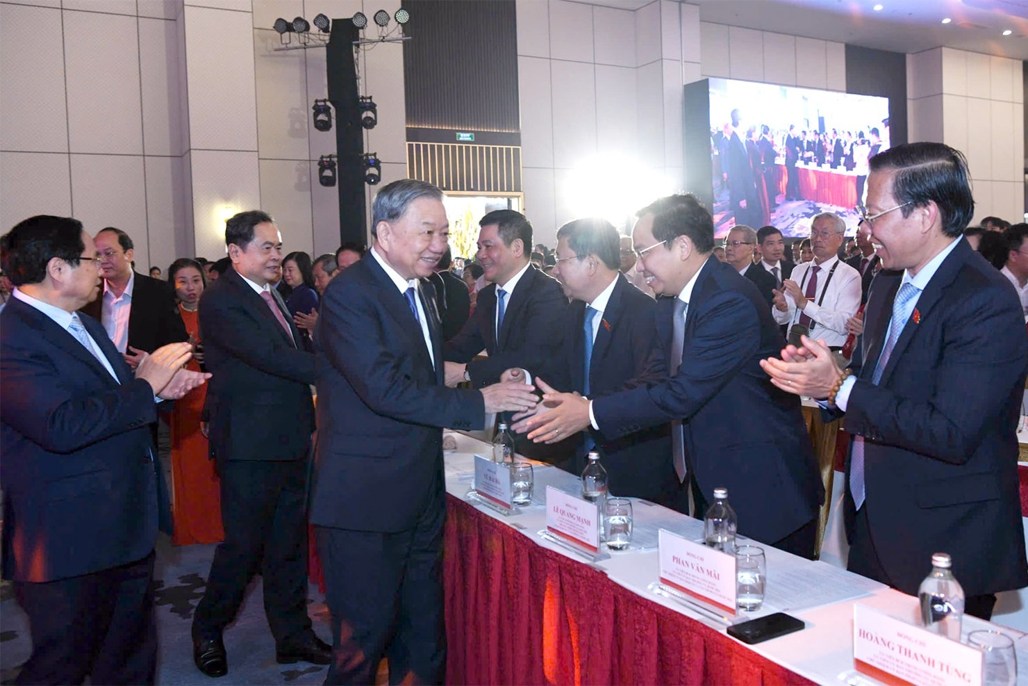 Tổng Bí thư Tô Lâm, Thủ tướng Chính phủ Phạm Minh Chính, Chủ tịch Quốc hội Trần Thanh Mẫn dự lễ khai mạc Triển lãm. 