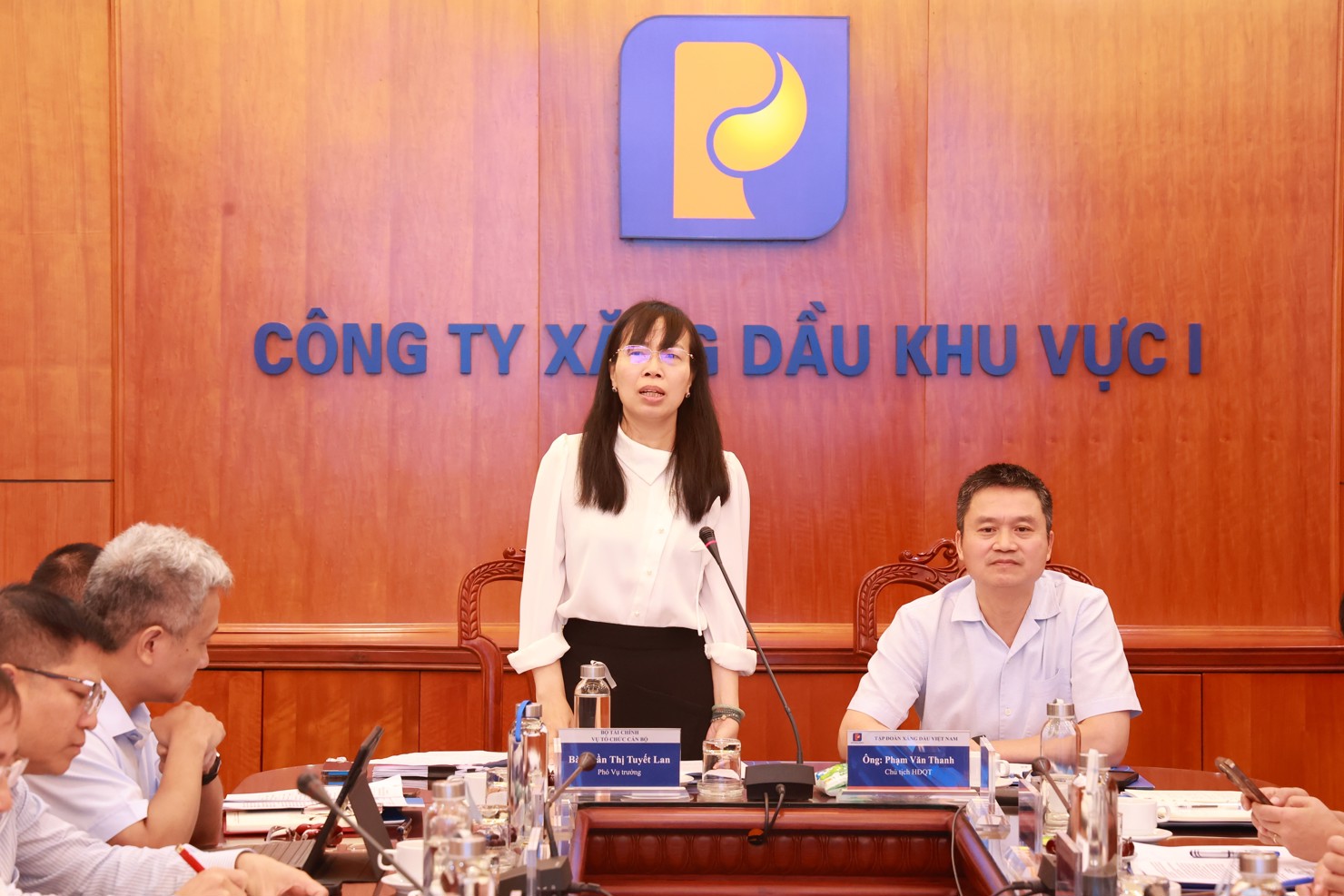 Bà Trần Thị Tuyết Lan - Phó Vụ trưởng Vụ Tổ chức cán bộ (Bộ Tài chính) phát biểu chỉ đạo tại Hội nghị.