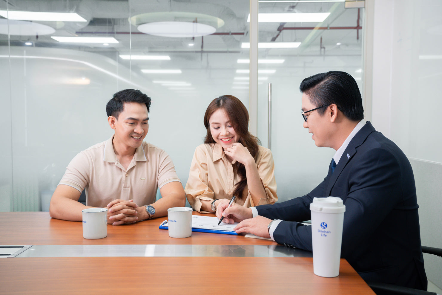 Bảo hiểm nh&acirc;n thọ l&agrave; một trong những giải ph&aacute;p t&agrave;i ch&iacute;nh thiết yếu được nhiều người d&acirc;n lựa chọn.