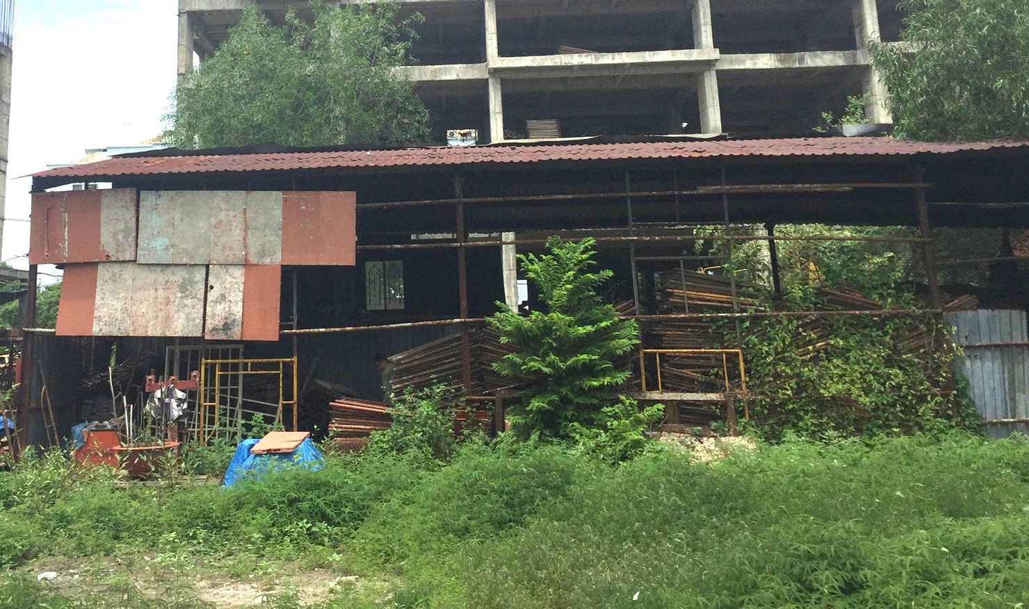 Nhiều dự &aacute;n bất động sản ở T&acirc;y Ninh triển khai &igrave; ạch cả chục năm. Ảnh: Phạm Thọ