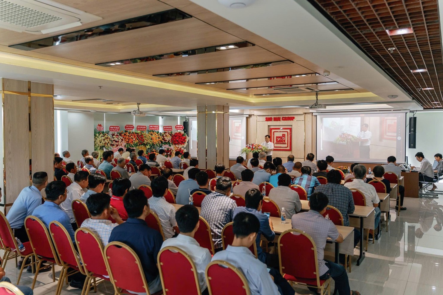 Toàn cảnh Hội nghị Khách hàng.