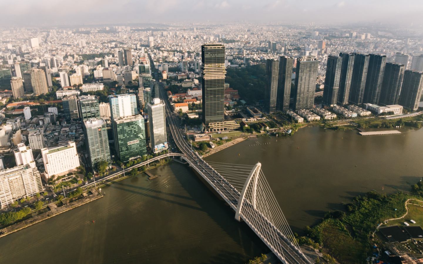 TP. Hồ Chí Minh phát triển trong những năm qua có đóng góp lớn từ kinh tế tư nhân. Ảnh: TL