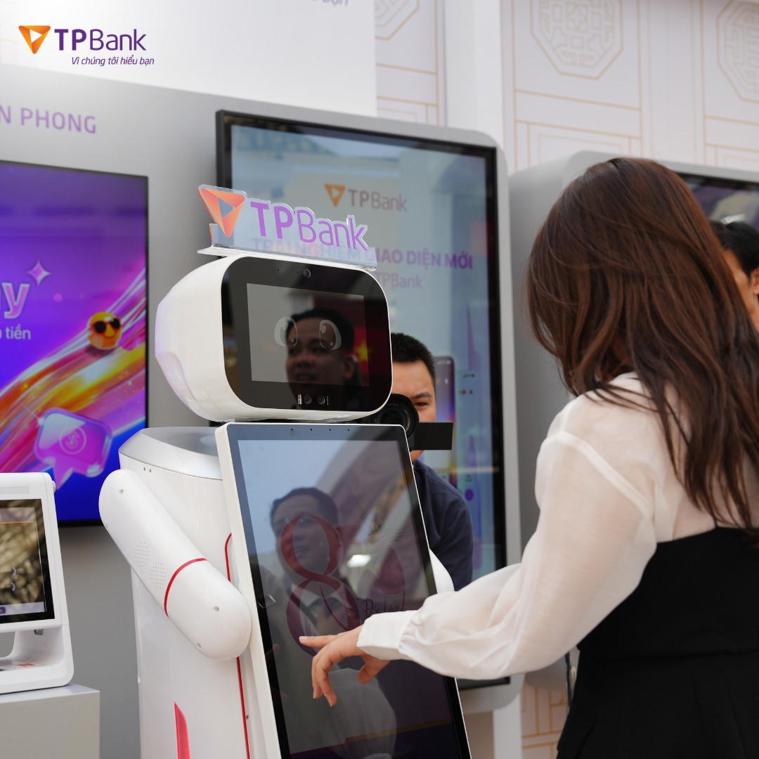 Khách tham quan còn được trực tiếp trải nghiệm Robot AI T’Aio - trợ lý ảo ra mắt từ năm 2017.