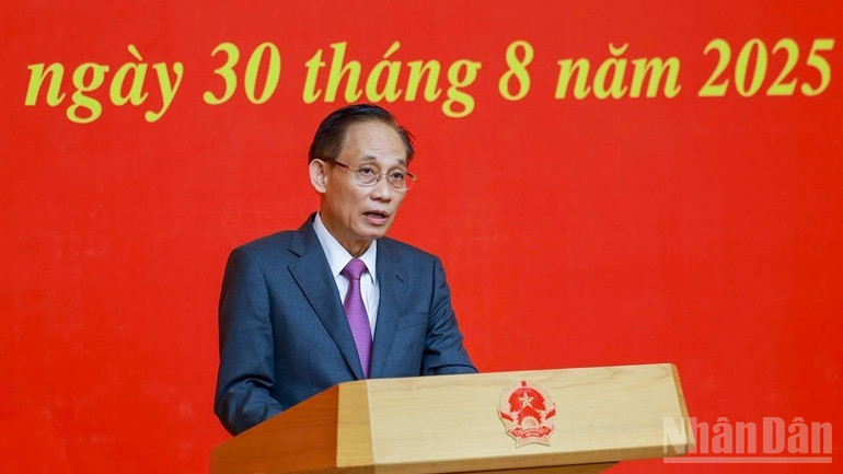 Đồng ch&iacute; L&ecirc; Ho&agrave;i Trung ph&aacute;t biểu &yacute; kiến tại buổi lễ. (Ảnh: Trần Hải) &nbsp;