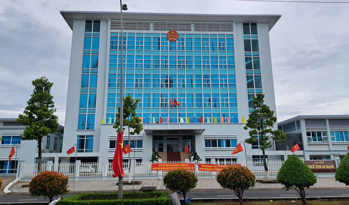 Tổng số thu ngân sách qua 7 tháng do Thuế tỉnh An Giang thu được 14.652 tỷ đồng, bằng 66,2% dự toán, tăng 13% so với cùng kỳ. Ảnh: Đức Mỹ