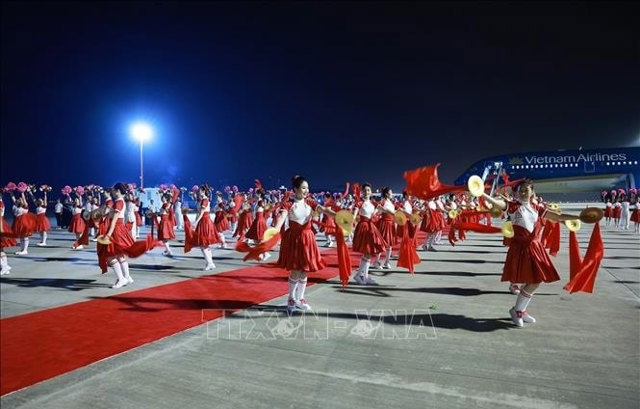 Lễ đ&oacute;n Thủ tướng Phạm Minh Ch&iacute;nh đến Thi&ecirc;n T&acirc;n, bắt đầu chuyến tham dự Hội nghị Thượng đỉnh Tổ chức Hợp t&aacute;c Thượng Hải (SCO) 2025. Ảnh: Dương Giang/TTXVN