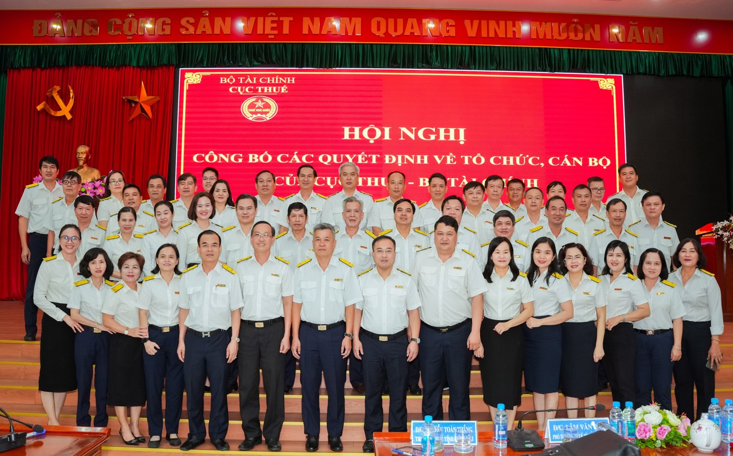 Thời gian qua, Thuế tỉnh Đồng Nai chủ động tổ chức bộ m&aacute;y,&nbsp;đảm bảo c&ocirc;ng t&aacute;c hỗ trợ người nộp thuế kh&ocirc;ng bị gi&aacute;n đoạn trong qu&aacute; tr&igrave;nh thực hiện theo m&ocirc; h&igrave;nh mới. Ảnh: Đức Mỹ