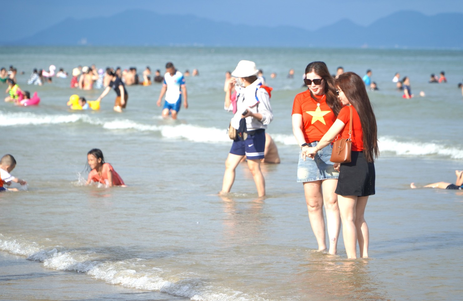 Bãi biển phường Vũng Tàu điểm đến hấp dẫn du khách dịp lễ này.