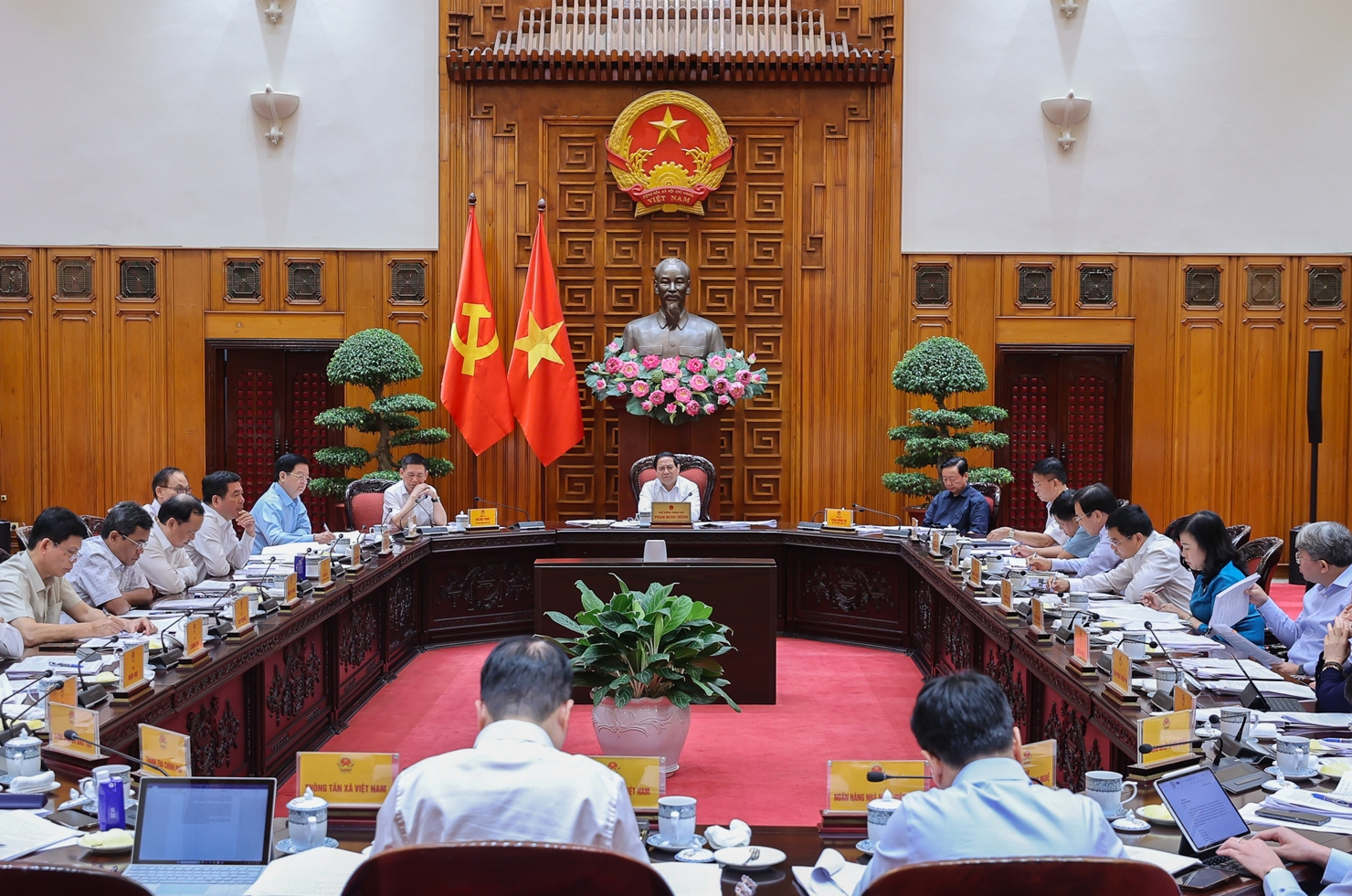 Tiếp tục đổi mới tư duy, cách làm trong đầu tư công, tập trung cho các dự án "xoay chuyển tình thế" - Ảnh 1