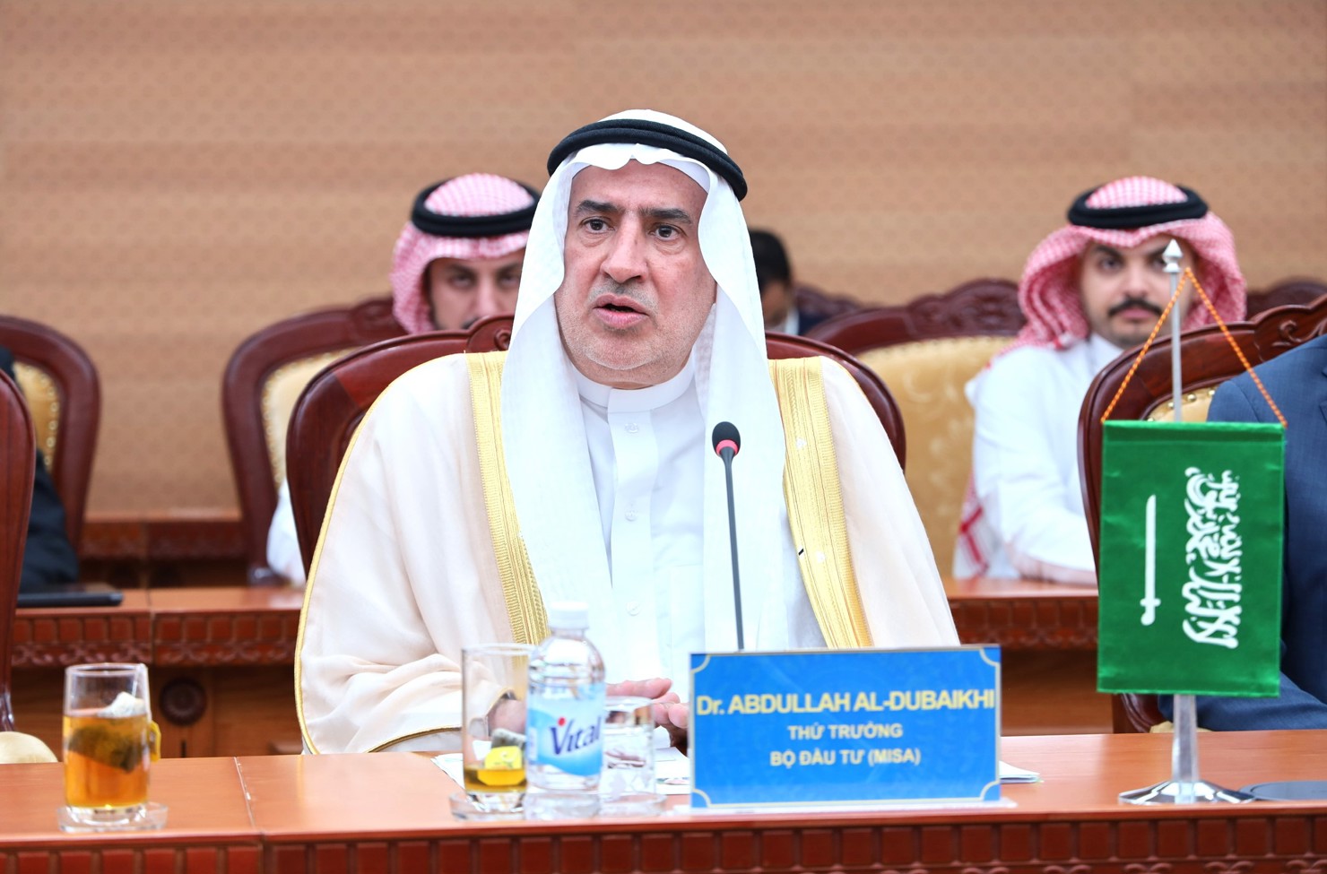 Thứ trưởng Bộ Đầu tư Ả Rập X&ecirc; &Uacute;t Abdullah AI-Dubaikhi mong muốn quan hệ hợp t&aacute;c giữa hai b&ecirc;n ph&aacute;t triển hơn nữa.