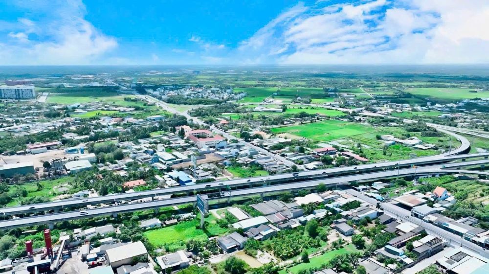 Vành đai 4 nhập vào Đường tỉnh 830 kết nối thẳng tới TP. Hồ Chí Minh.
