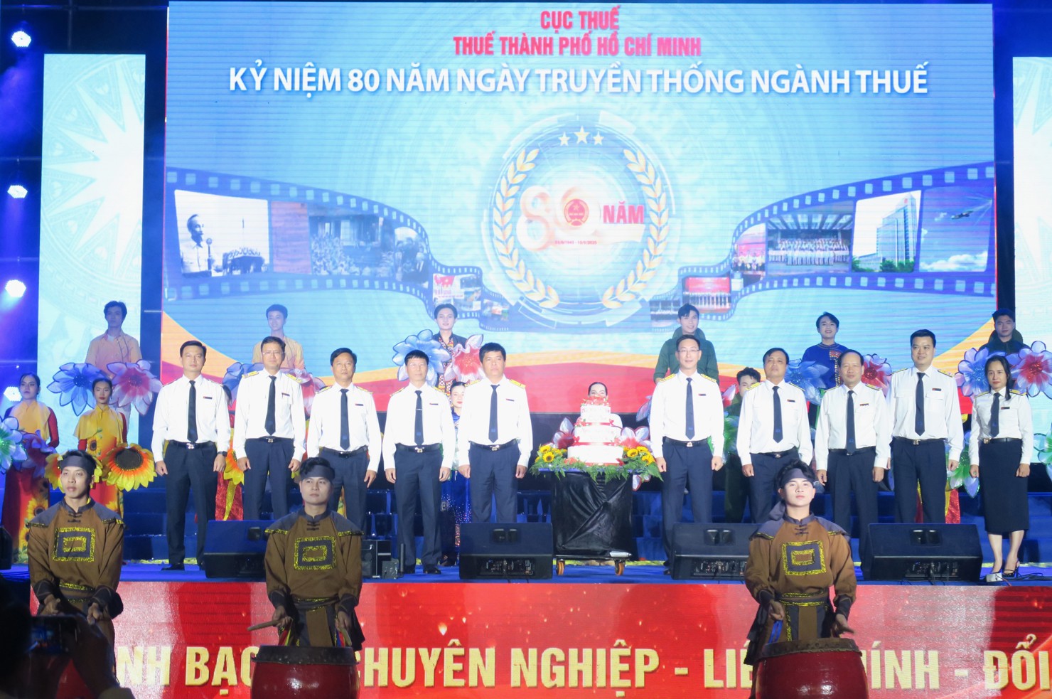 Ban L&atilde;nh đạo Thuế TP. Hồ Ch&iacute; Minh quyết t&acirc;m n&ecirc;u cao ch&iacute;nh trị,&nbsp;h&agrave;nh động quyết liệt v&agrave; phấn đấu ho&agrave;n th&agrave;nh xuất sắc to&agrave;n diện nhiệm vụ được giao. Ảnh: Đức Mỹ