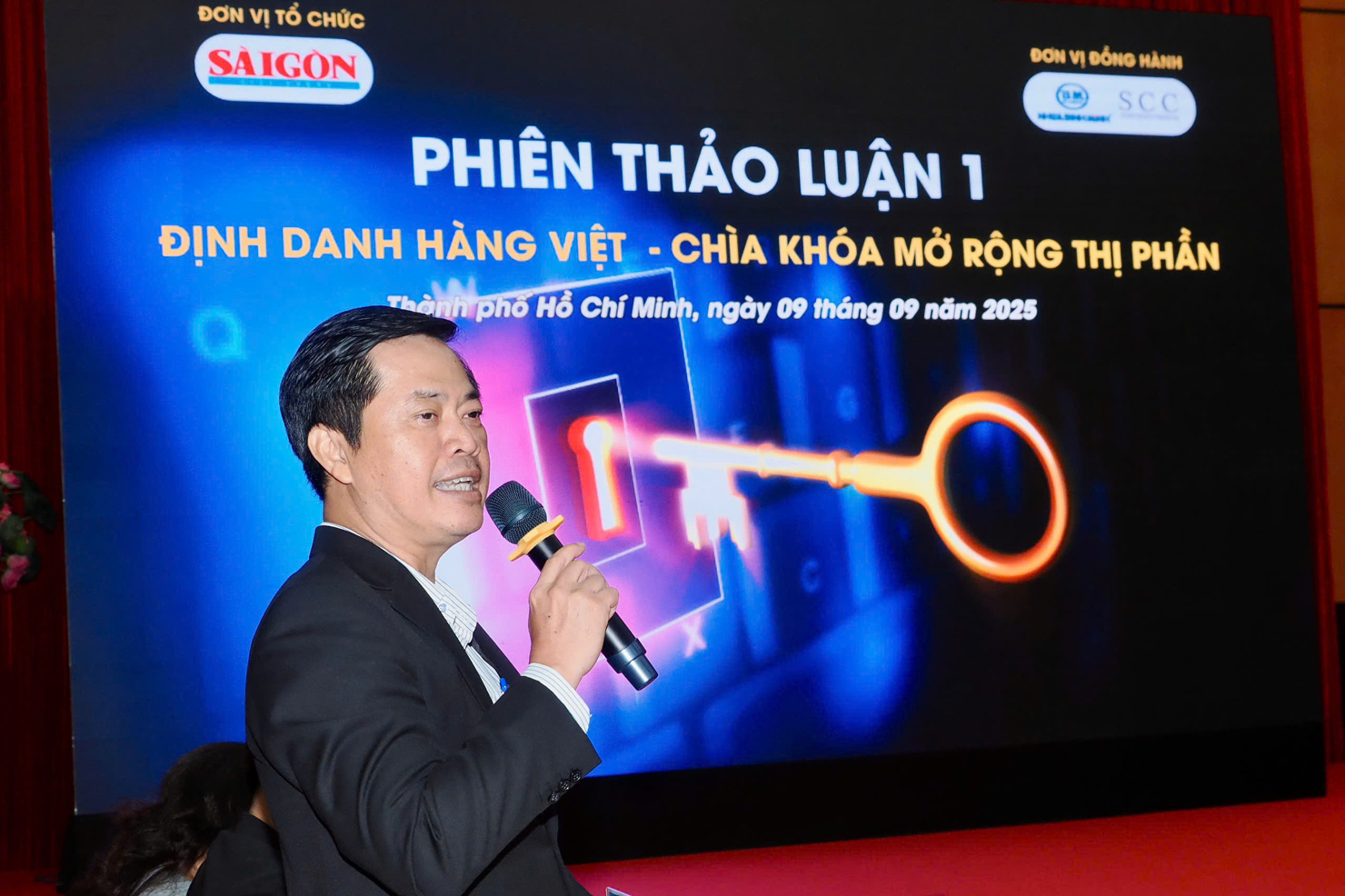 Đại diện doanh nghiệp chia sẻ tại hội thảo.