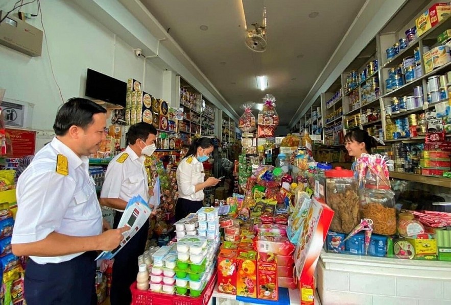 Đối với c&aacute;c c&aacute; nh&acirc;n kinh doanh c&oacute; doanh thu dưới ngưỡng Ch&iacute;nh phủ quy định th&igrave; vẫn tiếp tục nộp thuế theo tỷ lệ doanh thu. Ảnh: TL