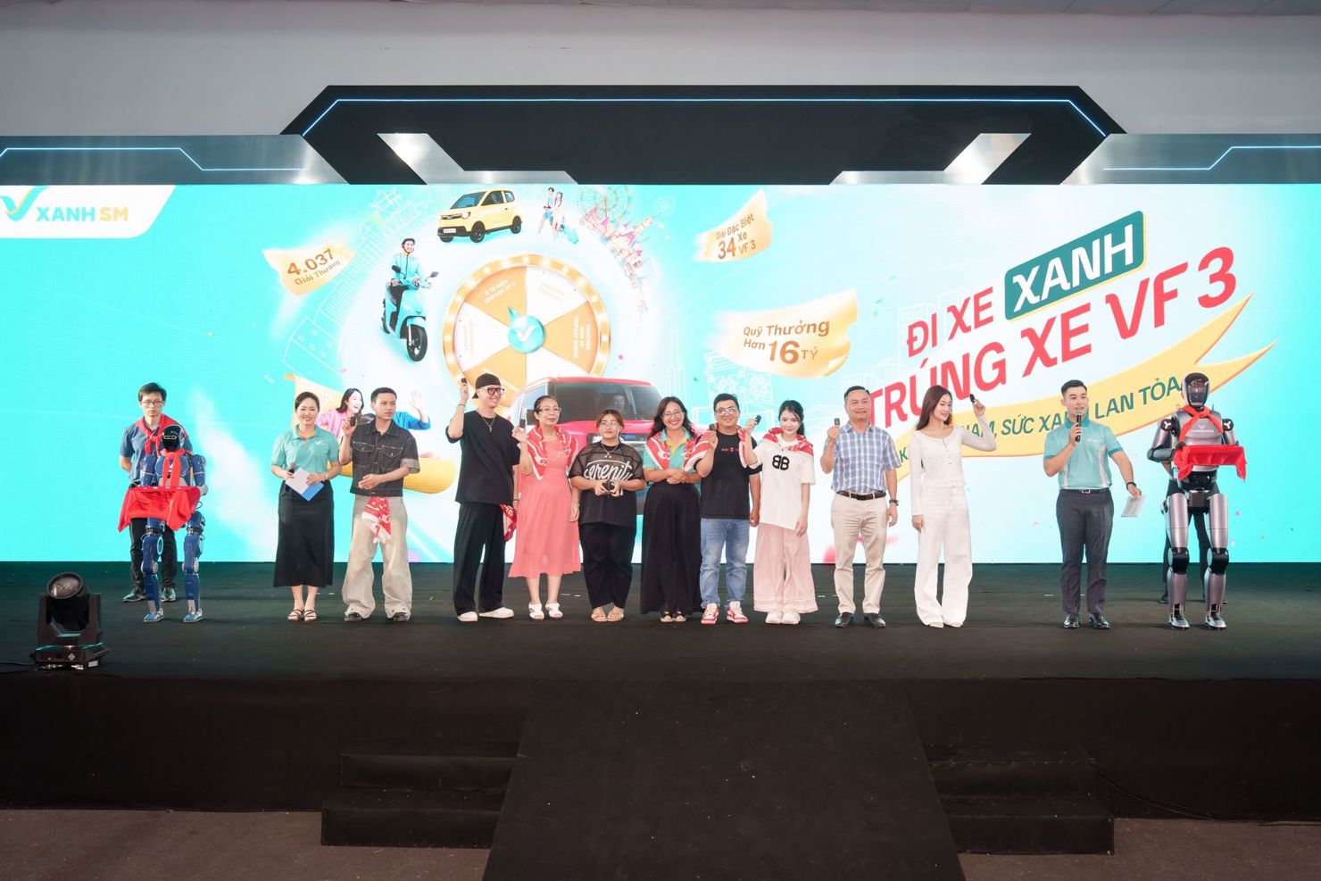 Phiên quay số cuối cùng của chương trình “Hào khí Việt Nam - Sức Xanh lan tỏa” diễn ra tại Trung tâm Triển lãm Việt Nam VEC (Đông Anh, Hà Nội).