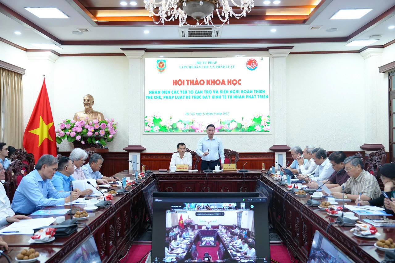 Thứ trưởng Bộ Tư ph&aacute;p Nguyễn Thanh Ngọc chủ tr&igrave; Hội thảo.