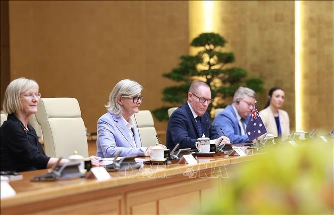 Toàn quyền Sam Mostyn và đoàn Australia tại cuộc hội kiến Thủ tướng Phạm Minh Chính. Ảnh: Dương Giang/TTXVN. 