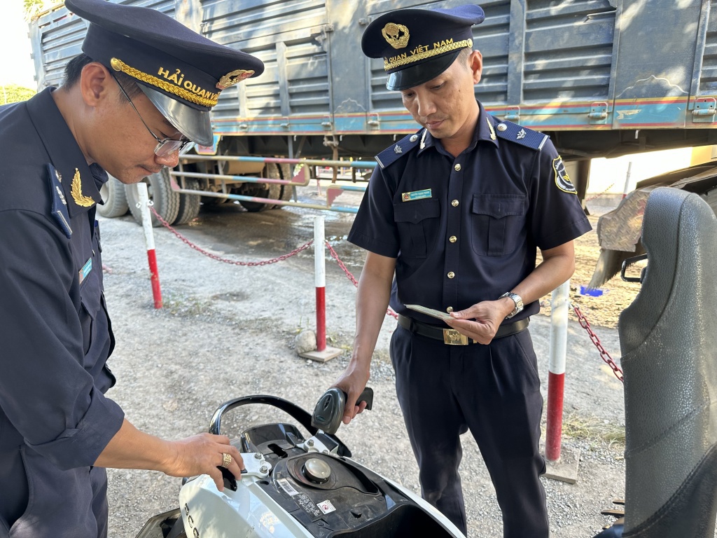 Hải quan cửa khẩu quốc tế Thường Phước luôn tạo thuận lợi cho người dân và doanh nghiệp. Ảnh: T.H