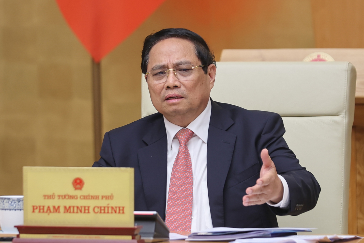 Thủ tướng chỉ đạo các bộ, ngành, địa phương, chủ đầu tư, nhà thầu, cơ quan, đơn vị liên quan tập trung tháo gỡ pháp lý, đầu tư trang thiết bị, nhân lực, nguồn lực tập trung triển khai thi công. Ảnh: VGP/Nhật Bắc