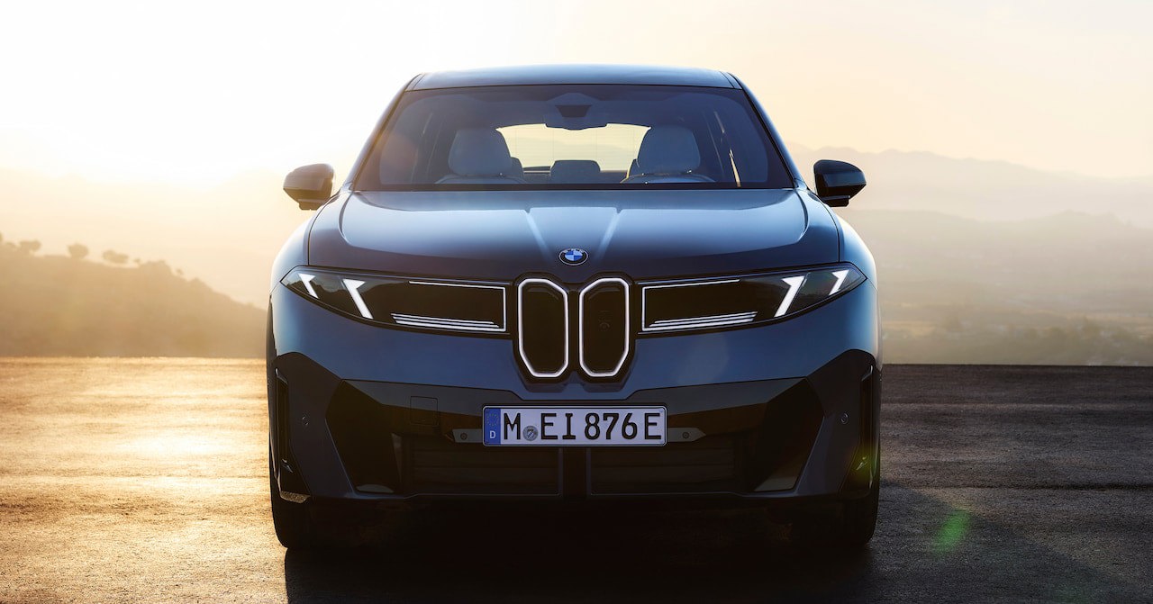 BMW iX3 thế hệ mới cạnh tranh trực tiếp với GLC thuần điện. Ảnh: BMW