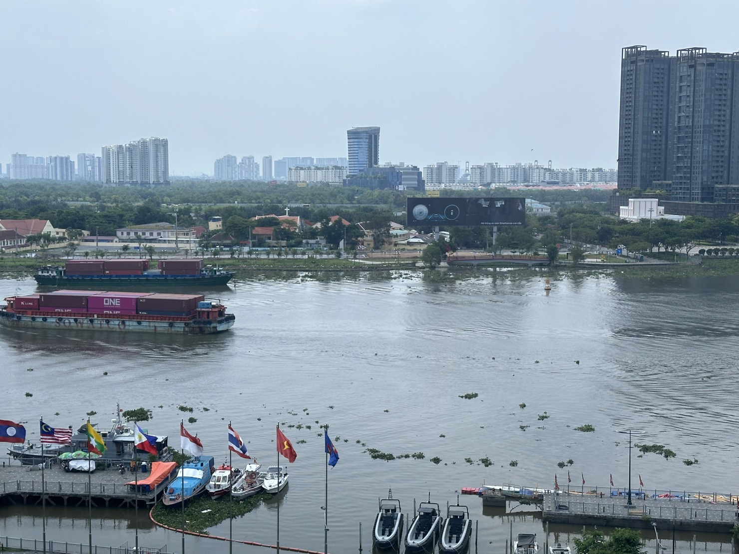 TP. Hồ Ch&iacute; Minh c&oacute; nhiều lợi thế ph&aacute;t triển vận tải thủy. Ảnh: T.H