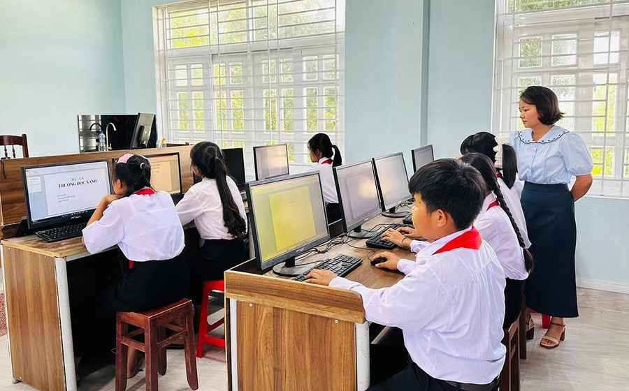 Chuyển đổi số trong gi&aacute;o dục đang được th&uacute;c đẩy mạnh mẽ tại Gia Lai
