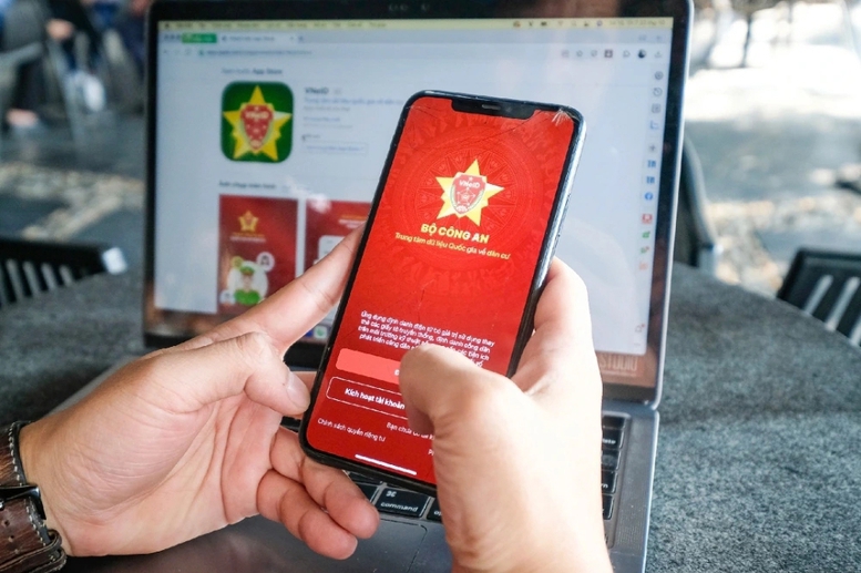 Th&uacute;c đẩy triển khai c&aacute;c giải ph&aacute;p c&ocirc;ng nghệ phục vụ người d&acirc;n, doanh nghiệp gắn với dữ liệu d&acirc;n cư, định danh, x&aacute;c thực điện tử.
