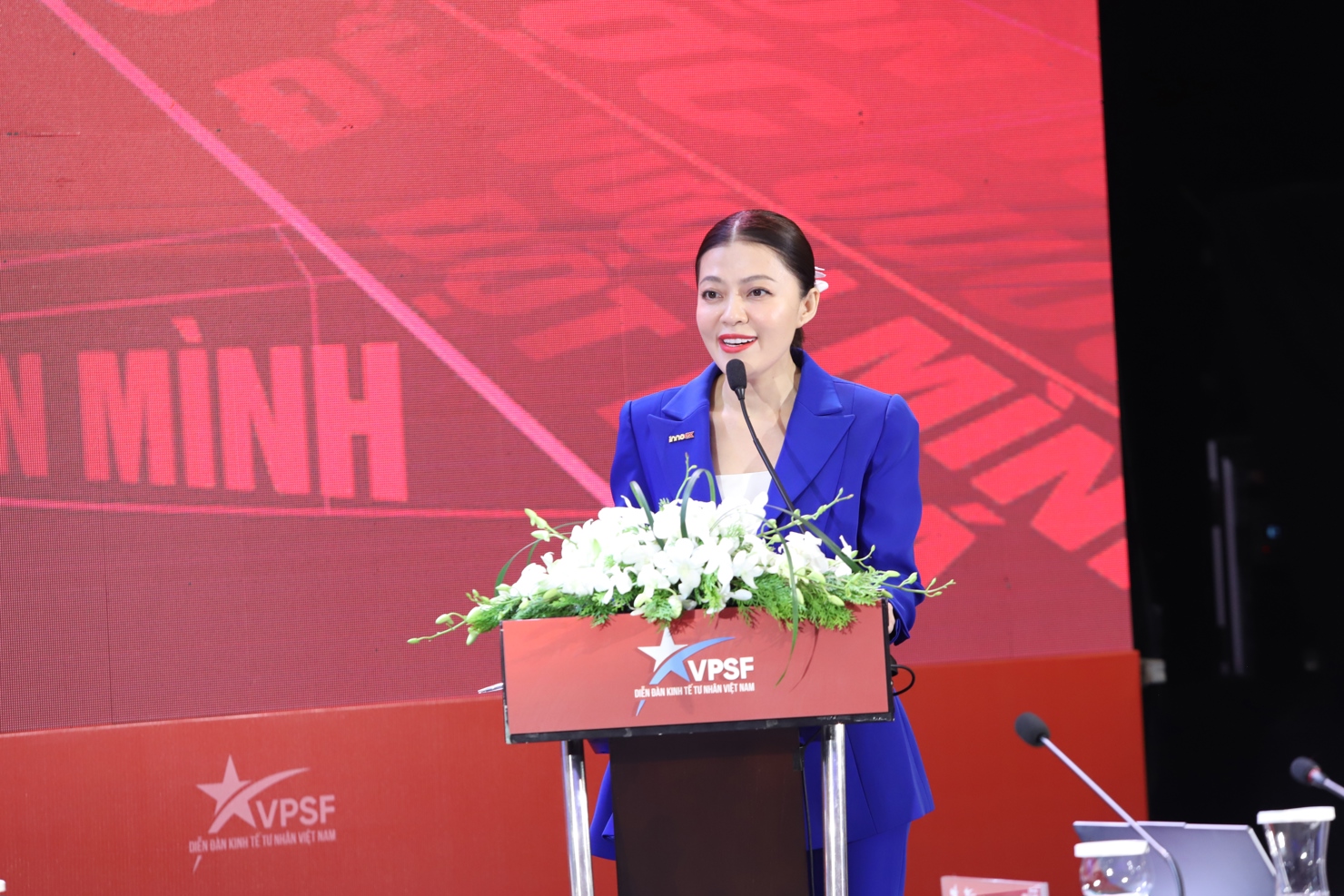 B&agrave; Trương L&yacute; Ho&agrave;ng Phi - Ph&oacute; chủ tịch Hội Doanh nh&acirc;n trẻ TP. HCM chia sẻ tại phi&ecirc;n chuy&ecirc;n đề &ldquo;Khoa học c&ocirc;ng nghệ v&agrave; đổi mới s&aacute;ng tạo - Sức bật để vươn m&igrave;nh&rdquo;