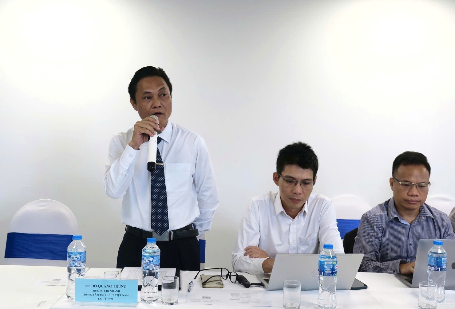 &Ocirc;ng Đỗ Quang Trung đ&aacute;nh gi&aacute; cao việc&nbsp;việc ph&aacute;t triển hạ tầng số, t&agrave;i nguy&ecirc;n internet. Ảnh: Đức Mỹ