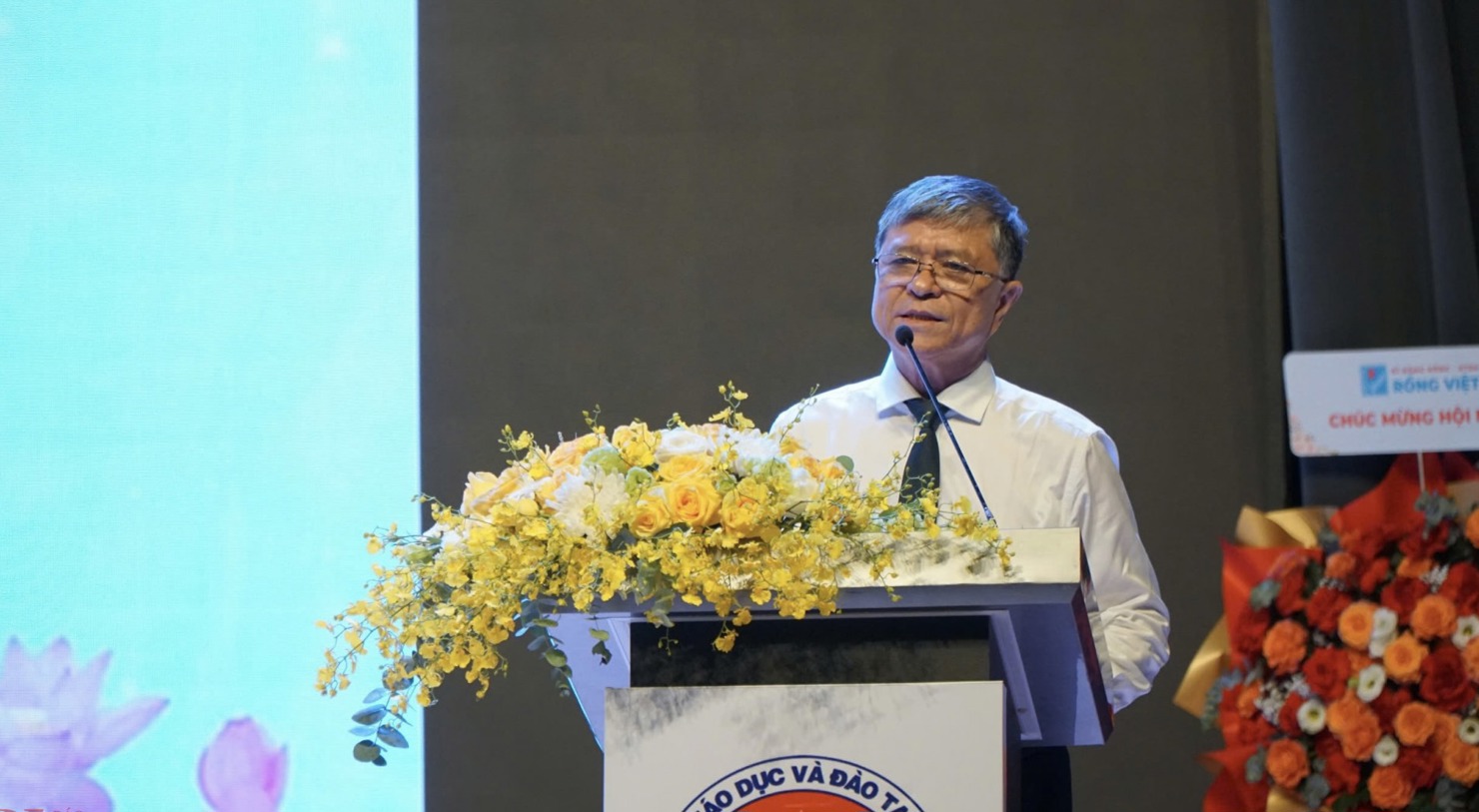 &Ocirc;ng Nguyễn Văn Hiếu cho biết, ki&ecirc;n quyết n&oacute;i kh&ocirc;ng với nh&agrave; đầu tư gi&aacute;o dục chỉ biết hướng tới thu lợi trước mắt. Ảnh: T.T